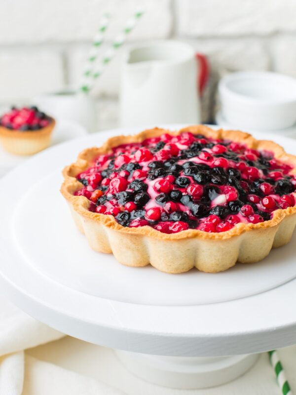 Bursting with Flavor: Berry Tart Pie – A Sweet Delight!