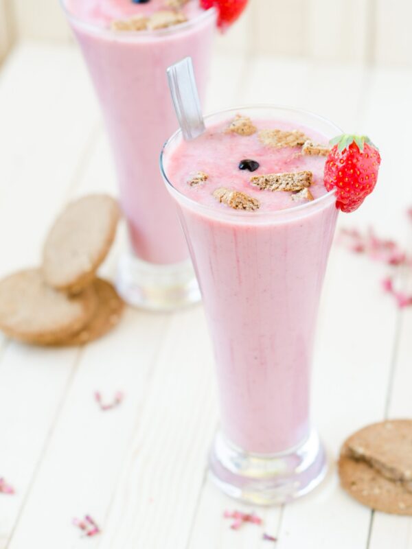 Strawberry Ginger Snap Smoothie: A Fusion of Flavors